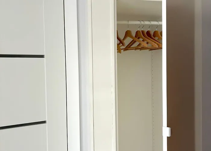 Eleven Long Gardens Old Town Center Apartman