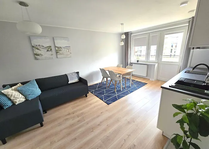 Eleven Long Gardens Old Town Center