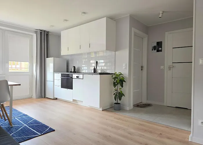 Eleven Long Gardens Old Town Center