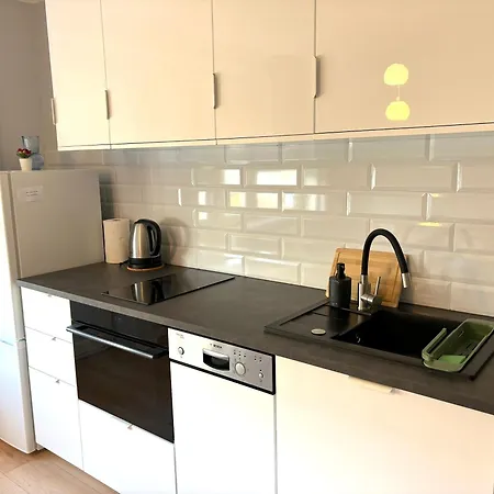 Eleven Long Gardens Old Town Center