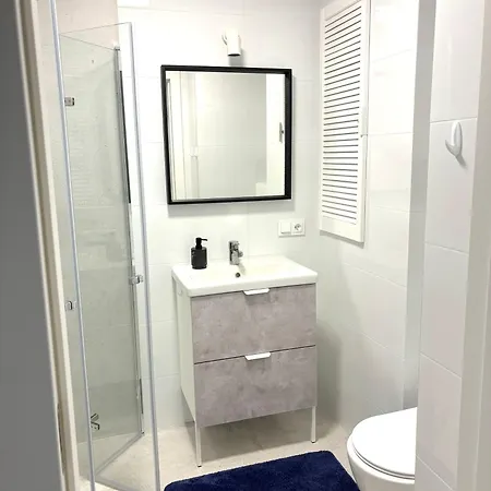 Eleven Long Gardens Old Town Center