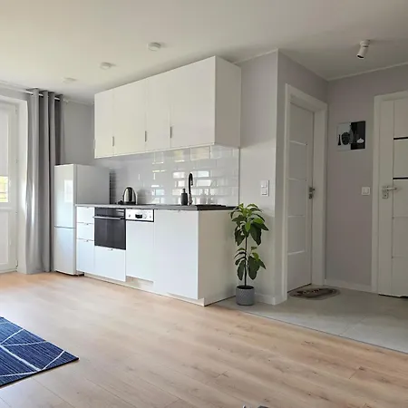 Eleven Long Gardens Old Town Center