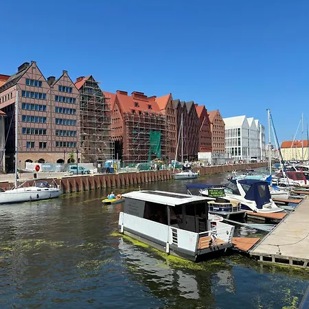 Eleven Long Gardens Old Town Center Апартаменты *