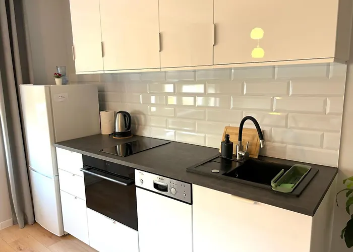 Eleven Long Gardens Old Town Center